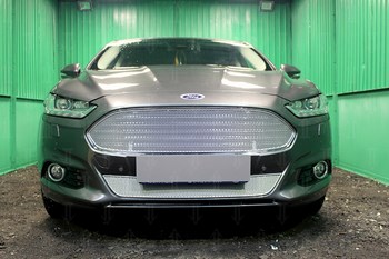 Защитная сетка радиатора ProtectGrille Premium верхняя для Ford Mondeo IV (2015- Хром) - ОбвесКарРу VIN: FMONV15.PREMIUM.top.chrom. 