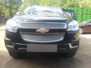 Защитная сетка радиатора ProtectGrille Premium для Chevrolet Trailblazer, 2 части (2013-2015 Хром) - ОбвесКарРу VIN: CHTB13.Premium.chrome. 