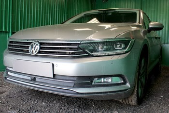 Защитная сетка радиатора ProtectGrille Standart с камерой для Volkswagen Passat B8 (2015-н.в. Хром) - ОбвесКарРу VIN: WVB8.1.cam.chrome. 