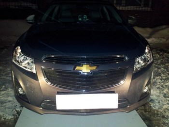 Защитная сетка радиатора ProtectGrille верхняя для Chevrolet Cruze (2013-2015 Черная) - ОбвесКарРу VIN: CHCRUZ13.top.black. 
